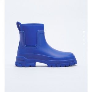 ZARA Blue Rubberized ankle boots Size 9 Botas azules para nieve invierno